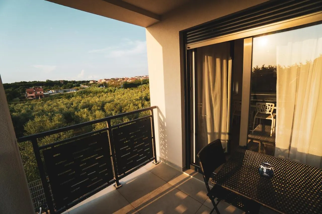 Apartment Enjoy Blue, With Pool & Pets Welcome Novigrad