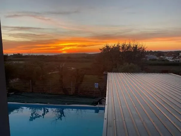 Apartment Enjoy Blue, With Pool & Pets Welcome Novigrad