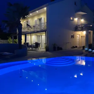 Apartment Elke Maria Mit Privatpool Und Poolmassage, Novigrad Istria
