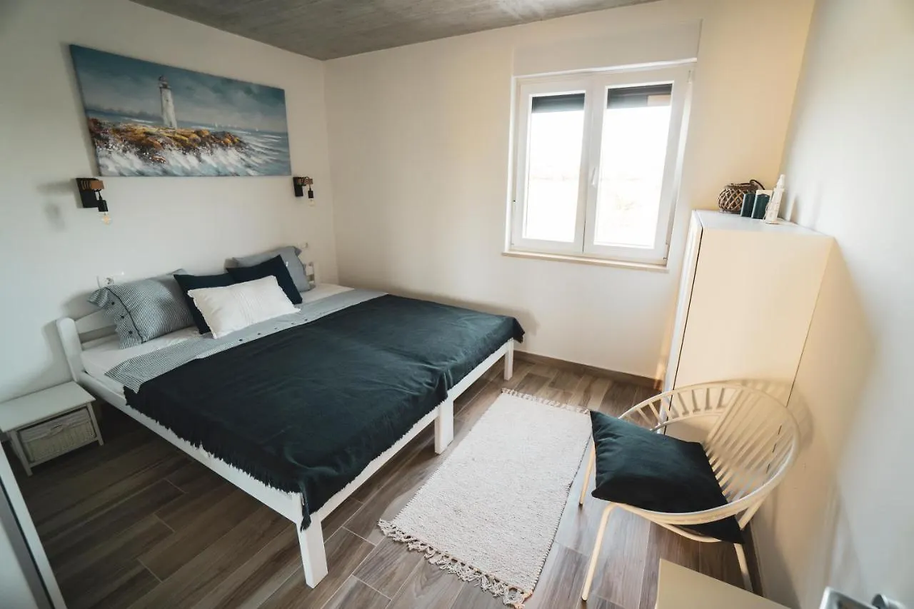 Apartment Enjoy Blue, With Pool & Pets Welcome 0*, Novigrad (Istria)