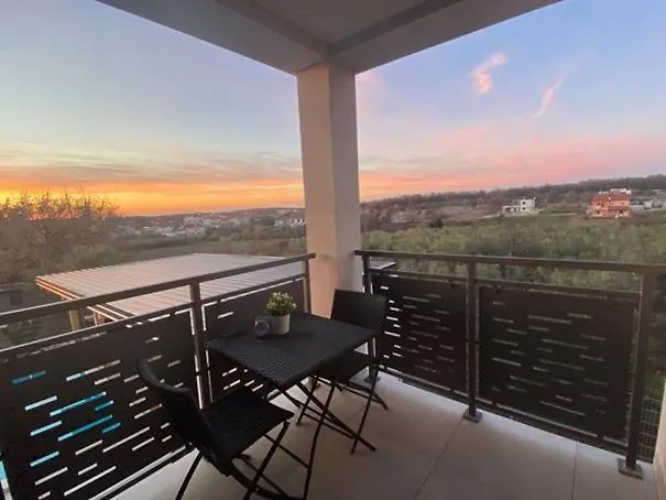 Apartment Enjoy Blue, With Pool & Pets Welcome