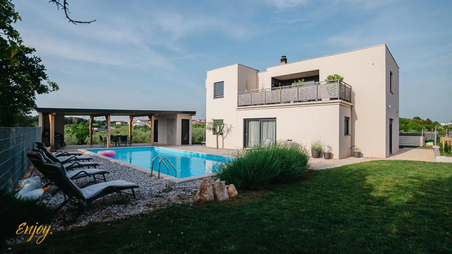 Apartment Enjoy Blue, With Pool & Pets Welcome